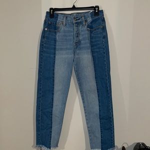 🦋 2/$25 American Eagle Vintage Hi-Rise Light/Medium Wash Jeans